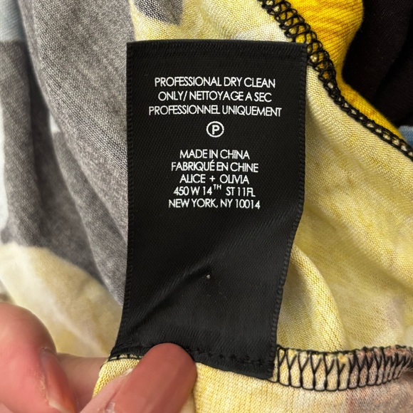 Alice + Olivia Le Parisien Delaina Long Sleeve Floral Top - Picture 7 of 7